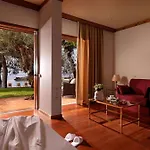 Wyndham Poseidon Hotel