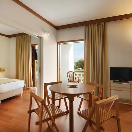 Wyndham Poseidon Hotel