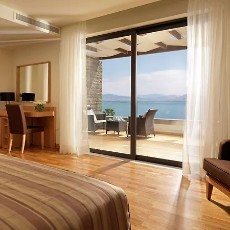 Wyndham Poseidon Hotel