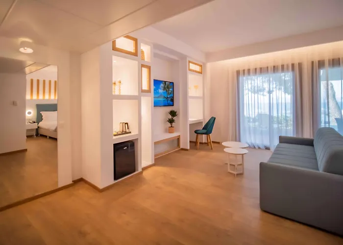 Wyndham Poseidon Hotel