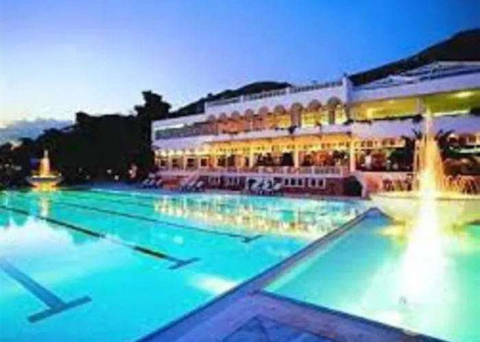 Wyndham Poseidon Hotel 5*